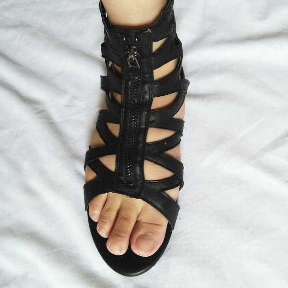 Bamboo Black Gladiator Ankle Length Sandals - Picture 3 of 7
